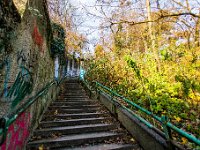 Alexanderove stube 23. studenog 2020. godine  Stube Šandora Alexandera povezuju Dežmanov prolaz i Rokov perivoj. Stube su nazvane po Šandoru Alexanderu, članu ugledne zagrebačke židovske obitelji industrijalaca i filantropa Alexander. Danas su jedna od prepoznatljivih pješačkih veza između Britanskog trga i mirnog, stambenog dijela Rokovog perivoja. Nalaze se pokraj stambeno-poslovne zgrade u Dežmanovoj 9, koja je također dio ostavštine obitelji Alexander.